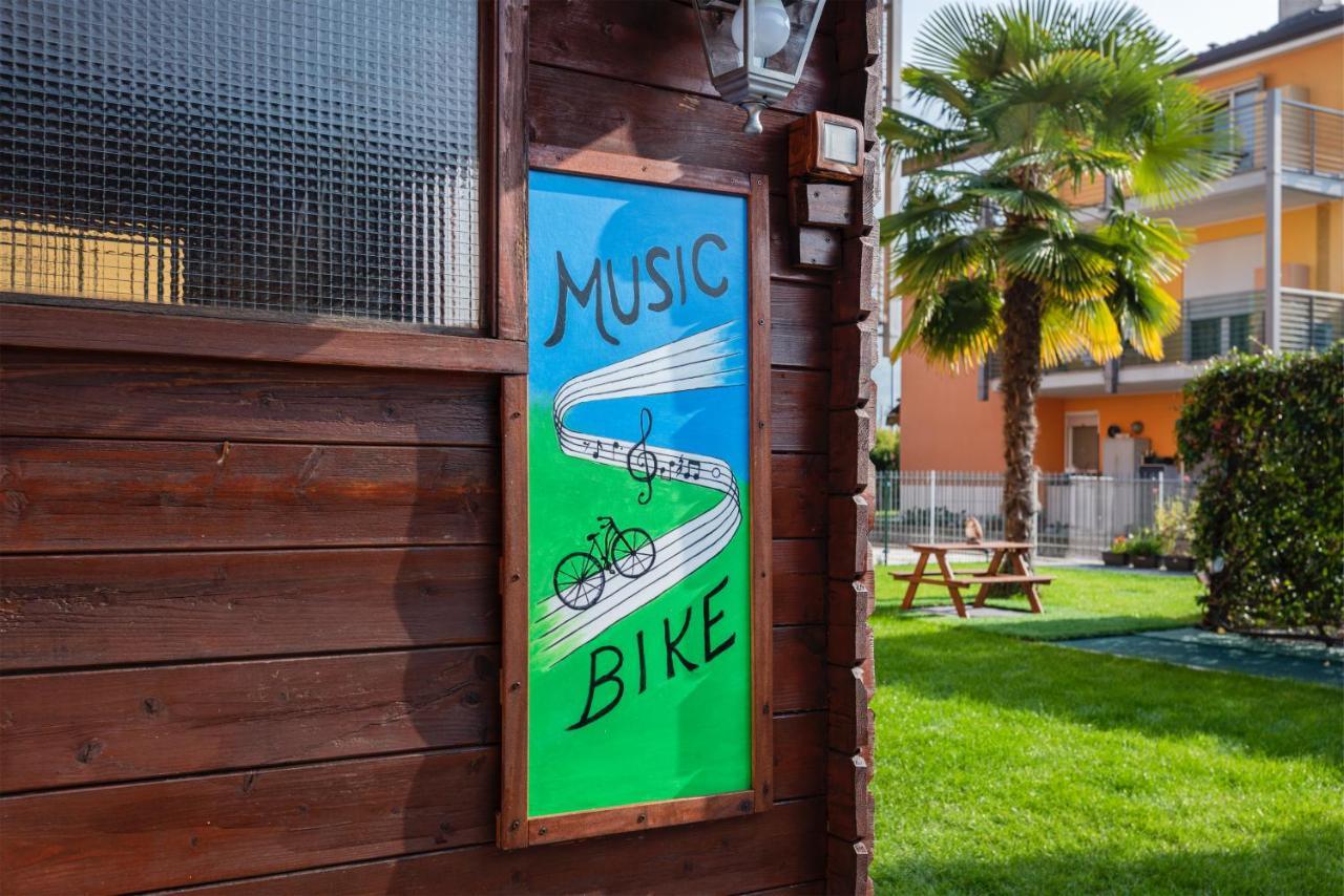 Music & Bike, With Garden And Veranda + Bicycles Arco Exterior foto